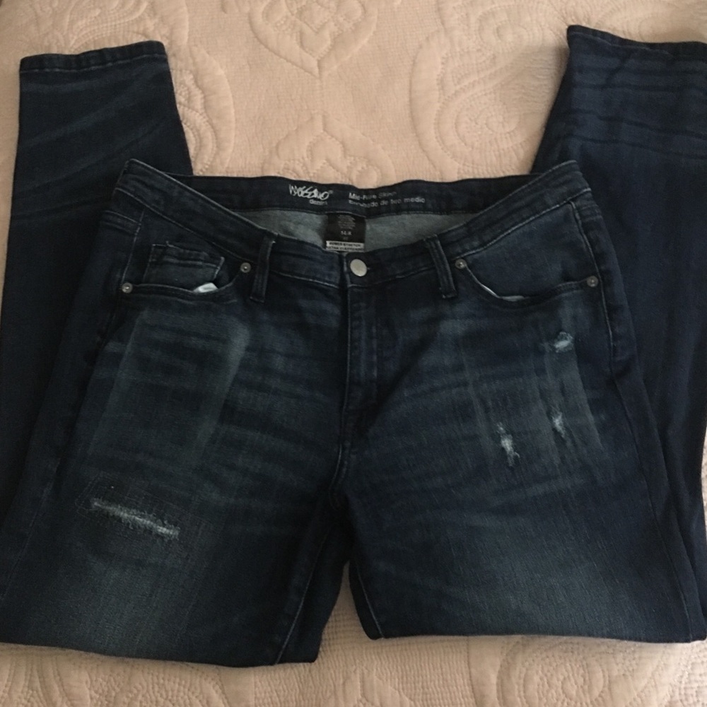 Dark wash skinny jeans